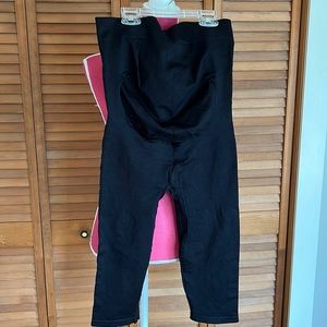 Blanqi maternity cropped leggings size L black
